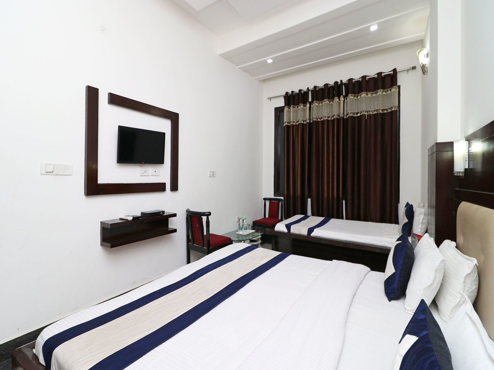 Oyo 9974 Hotel Taj Prince อัครา ภายนอก รูปภาพ
