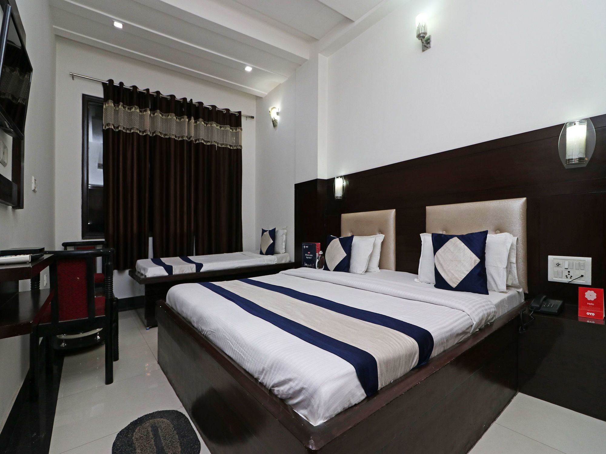 Oyo 9974 Hotel Taj Prince อัครา ภายนอก รูปภาพ